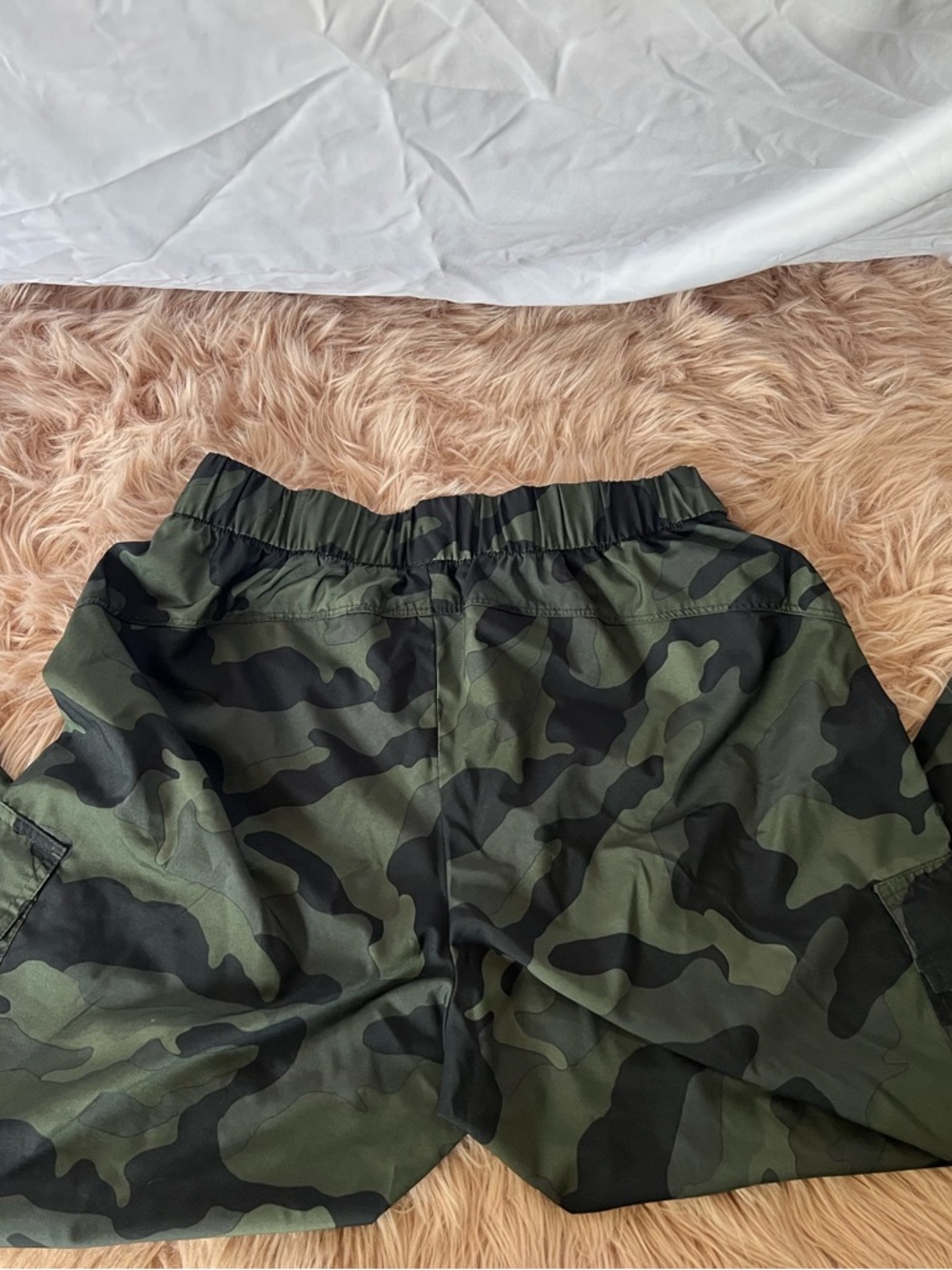 Old Navy Olive Green Camo Cargo Pants - Picture 3 of 3
